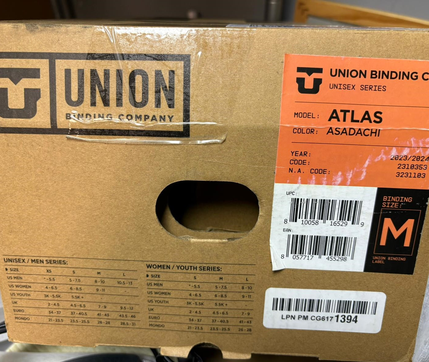 全新現貨$2100 Union Atlas bindings All Mountain 背板內底部小脫皮 